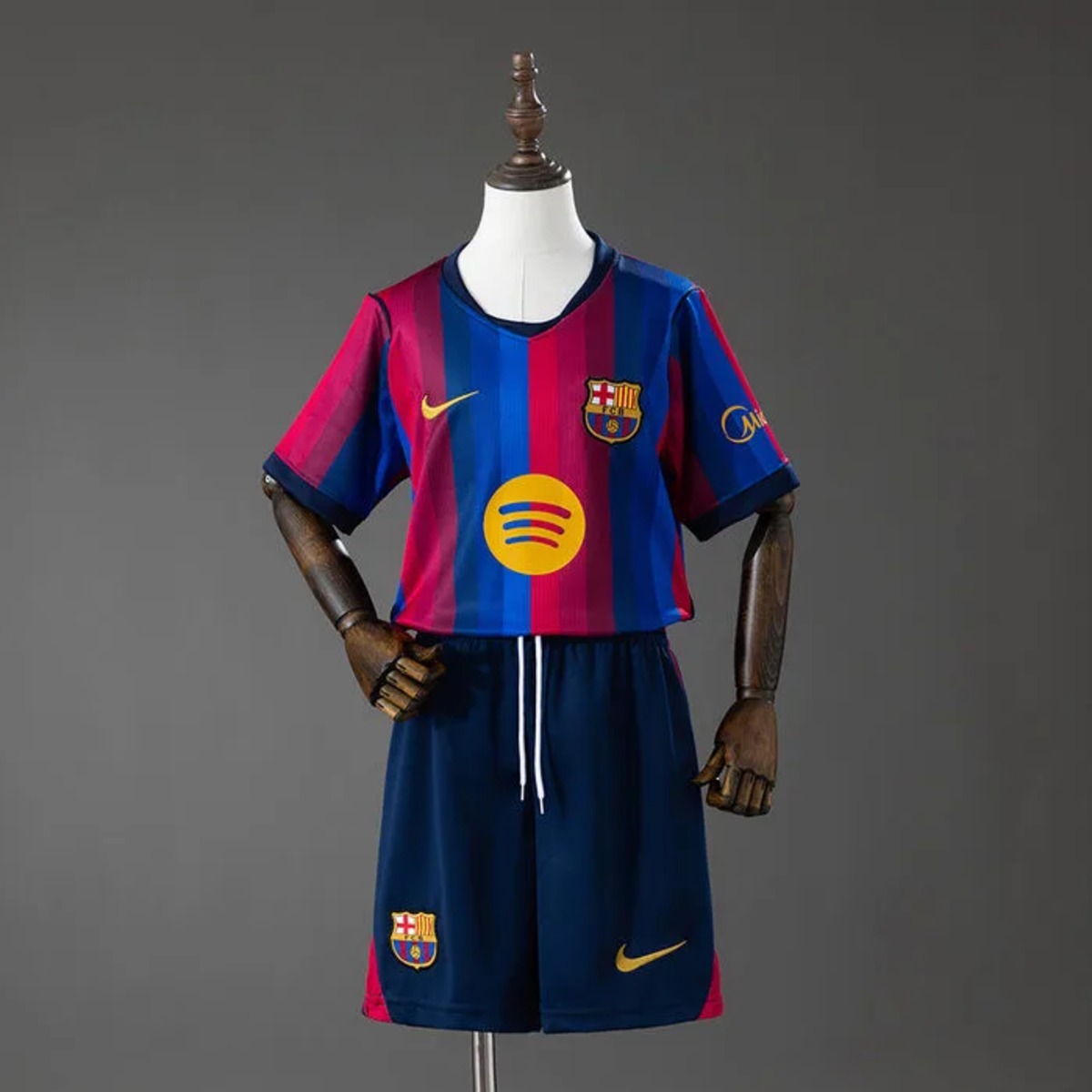Barcelona Princiapal Kids 26 27